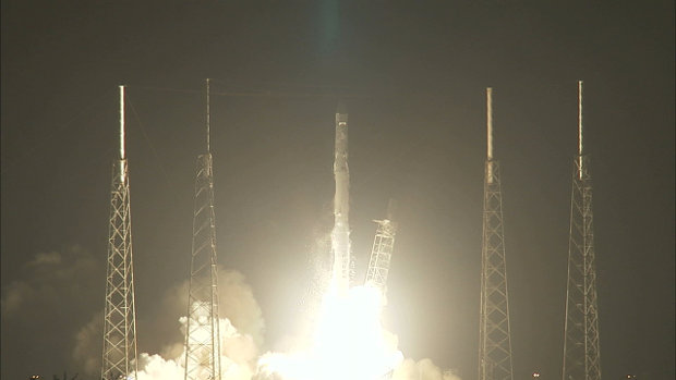 The SpaceX Dragon spacecraft lifting off atop a Falcon 9 rocket for its CRS-4 mission (Image NASA TV)