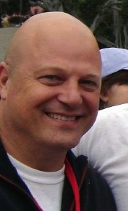 Michael Chiklis as Jim Powell