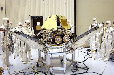 The Mars Rover Opportunity at the Payload Hazardous Servicing Facility in 2003 (photo NASA/JPL/KSC)