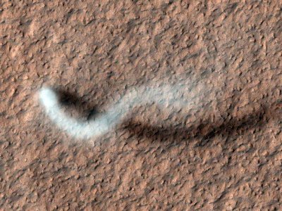 Dust devil with its shadow on Mars surface (Image NASA/JPL-Caltech/Univ. of Arizona)