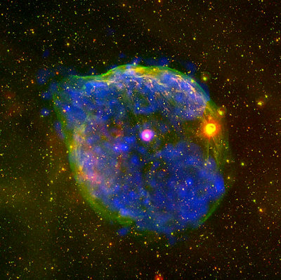 The Wolf-Rayet star EZ Canis Majoris at the center of a gas bubble (Image ESA, J. Toala & M. Guerrero (IAA-CSIC), Y.-H. Chu & R. Gruendl (UIUC), S. Arthur (CRyA–UNAM), R. Smith (NOAO/CTIO), S. Snowden (NASA/GSFC) and G. Ramos-Larios (IAM))