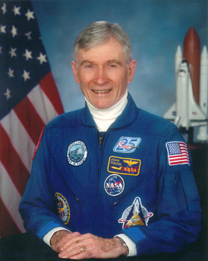 Official portrait of John Young (Photo NASA)