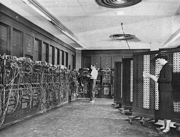 Glen Beck and Betty Snyder workin on ENIAC